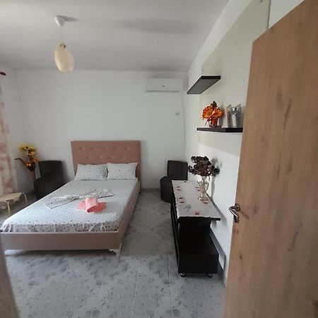 Mona'S Guesthouse Saranda Kültér fotó