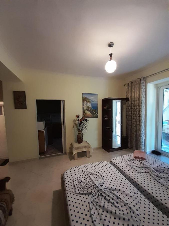 Mona'S Guesthouse Saranda Kültér fotó