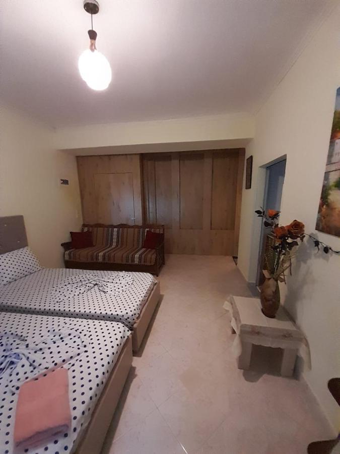Mona'S Guesthouse Saranda Kültér fotó
