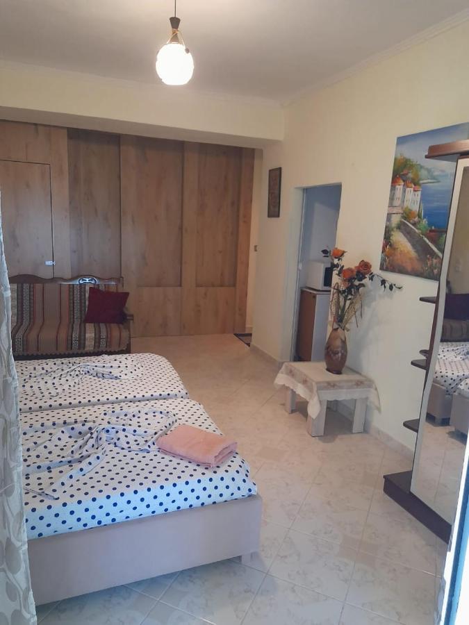 Mona'S Guesthouse Saranda Kültér fotó