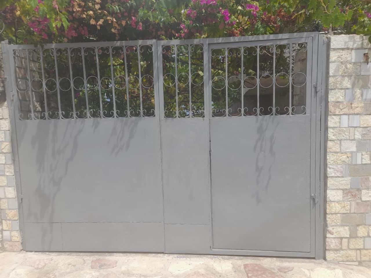 Mona'S Guesthouse Saranda Kültér fotó
